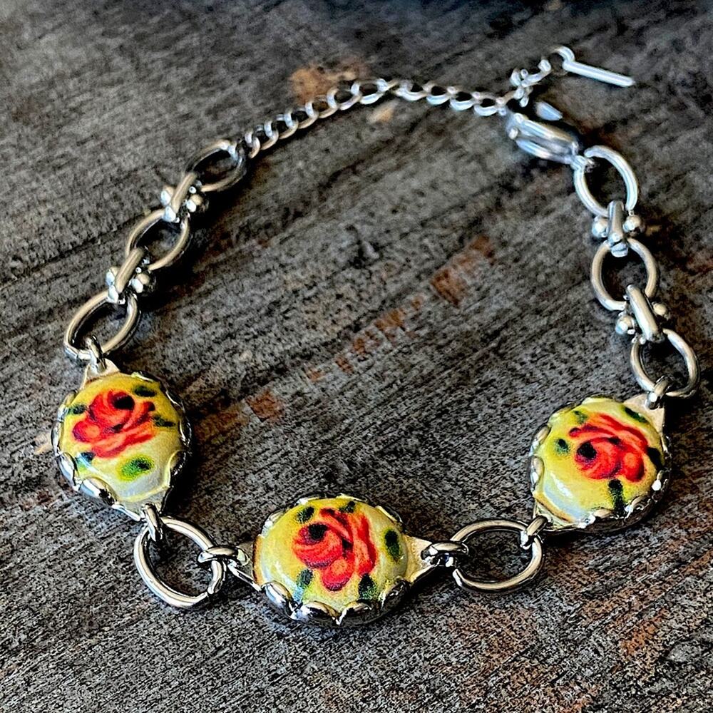 NEW Silver Vintage Style Floral Bracelet